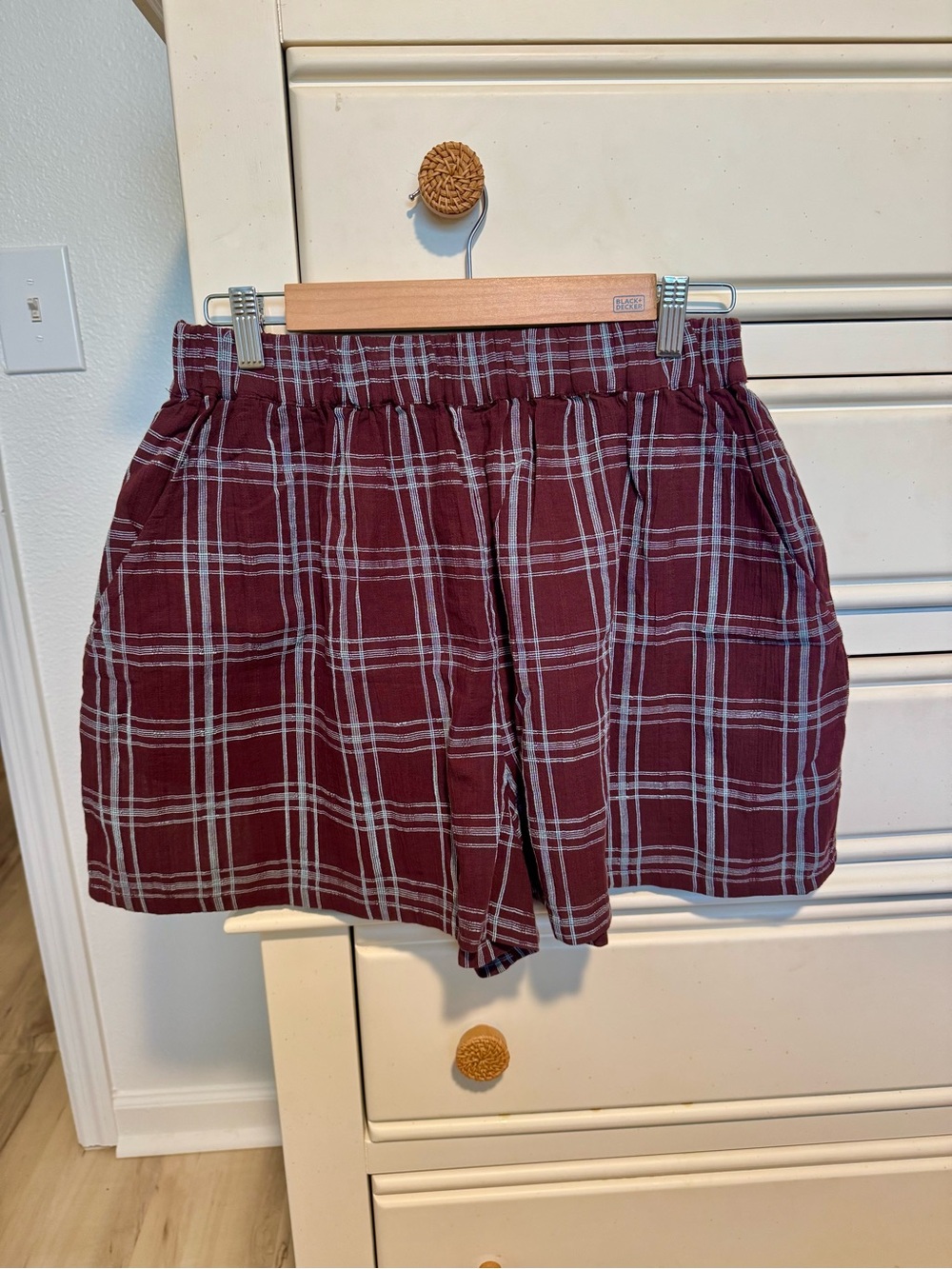 Free People Plaid Pull-On Shorts – Burgundy | Size M - Picture 2 of 3